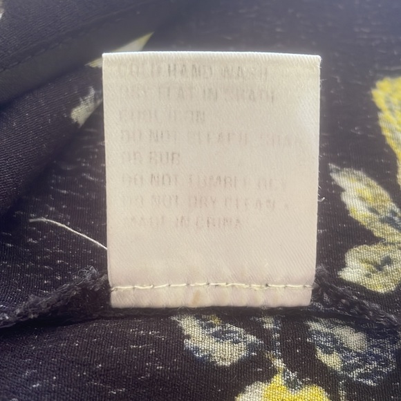 Nunui Floral Navy Blue Womens Shorts AU 12 - Blue with colourful flowers - Picture 12 of 16